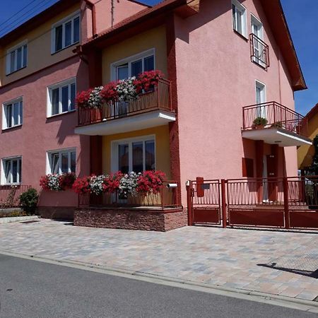 Liptovský Mikuláš Apartmany Boss מראה חיצוני תמונה