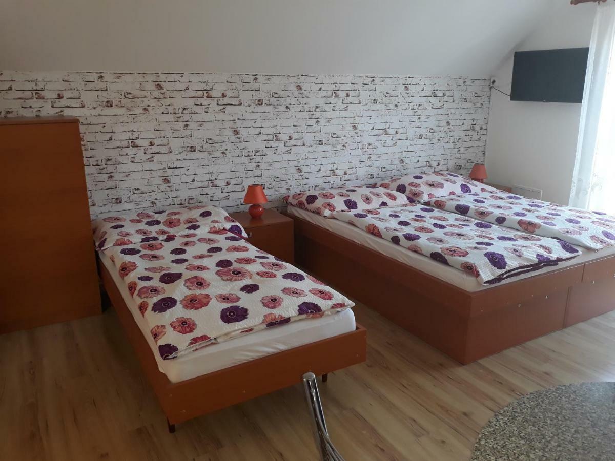 Liptovský Mikuláš Apartmany Boss מראה חיצוני תמונה